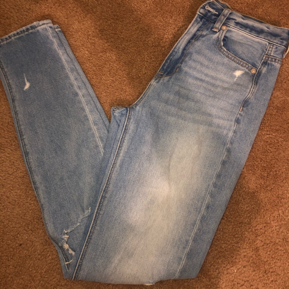 American Eagle Loose Fitting Mom Jeans